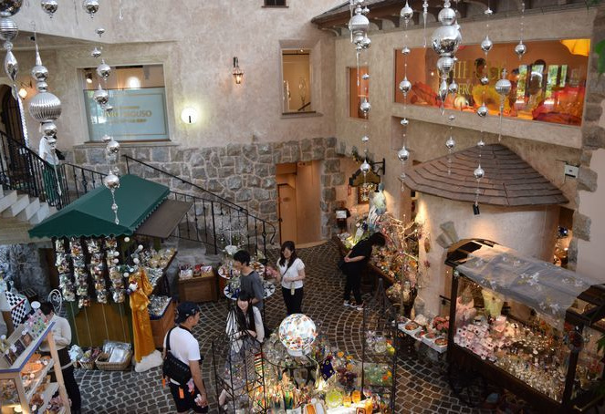 箱根ガラスの森美術館