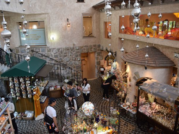 箱根ガラスの森美術館
