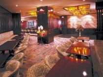 バー「花」