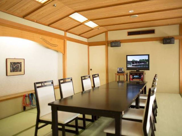 熱海金城館:カラオケルーム(無料)