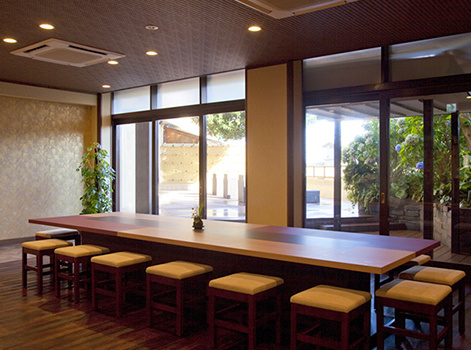 ラウンジ「湯〜楽町」