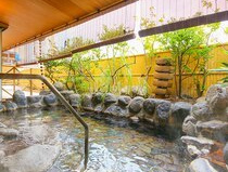 檜の湯・岩露天風呂