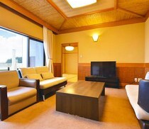 喫煙和室二間 12+6畳